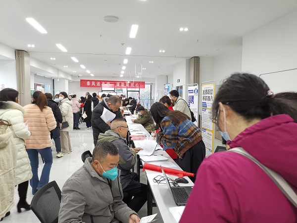 小武再出新招！多措并舉助力農(nóng)民工返崗就業(yè) 第2張