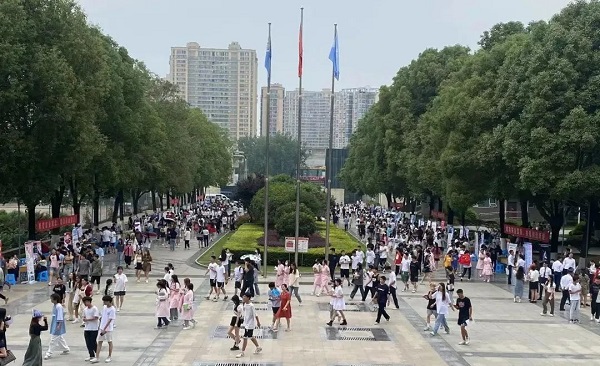 “線上+線下”促精準(zhǔn)就業(yè)，這幾場“百日千萬”招聘會有成效！ 第3張