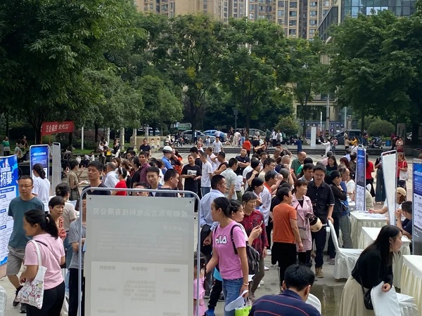 多措并舉促就業(yè)，瑞方人力密集舉辦“百日萬企”系列招聘會(huì) 第1張