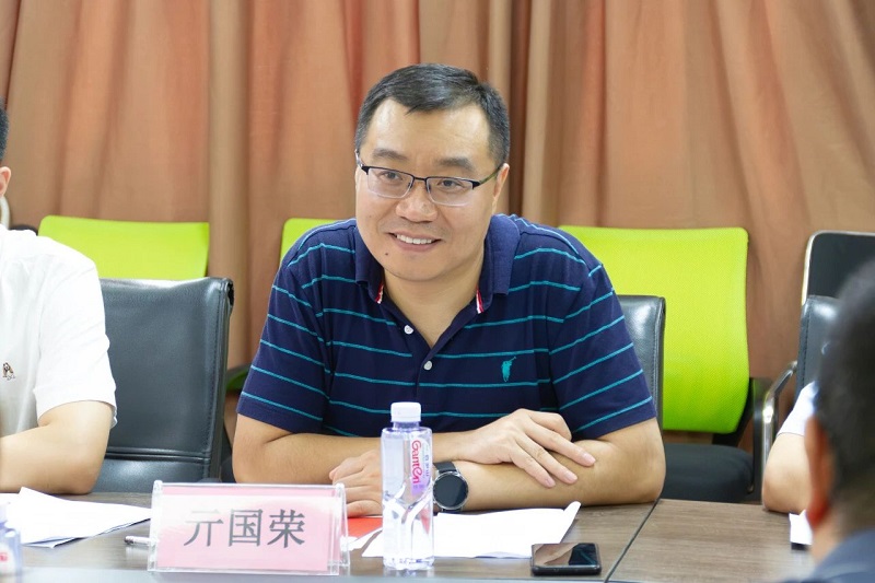 成都市人社局黨組成員、副局長(zhǎng)亓國榮一行蒞臨瑞方人力考察調(diào)研 第3張